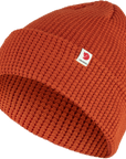 cabin red knitted beanie hat with Fjällräven logo