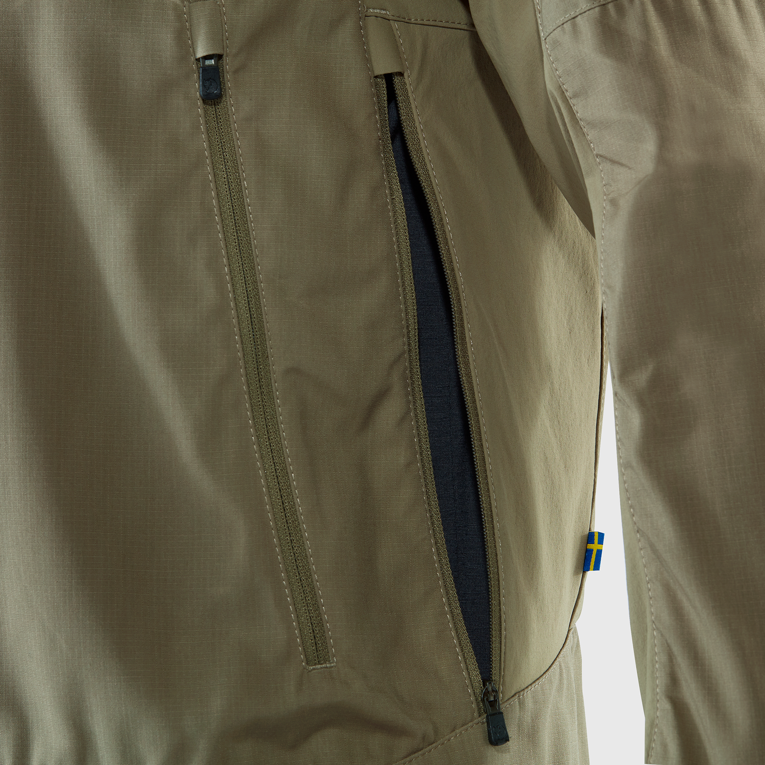 buckwheat brown-dark grey