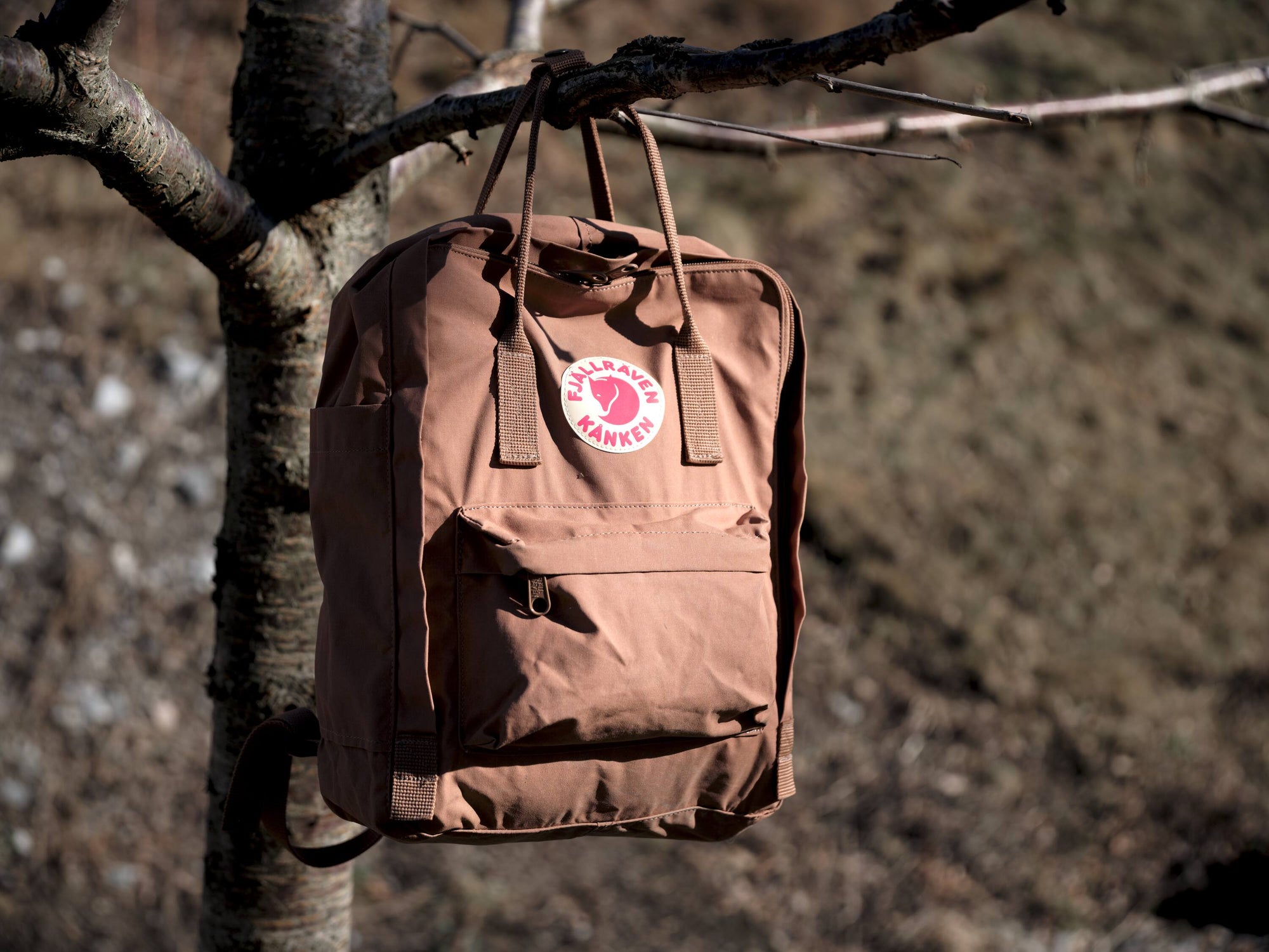 fjllrven rucksack china Fjallraven Backpack Kanken (sky Blue) Classic Knken Backpack in Vinylon Driving with a zipper that opens the entire main compartment Classic Backpack Beli Fjallraven Kanken