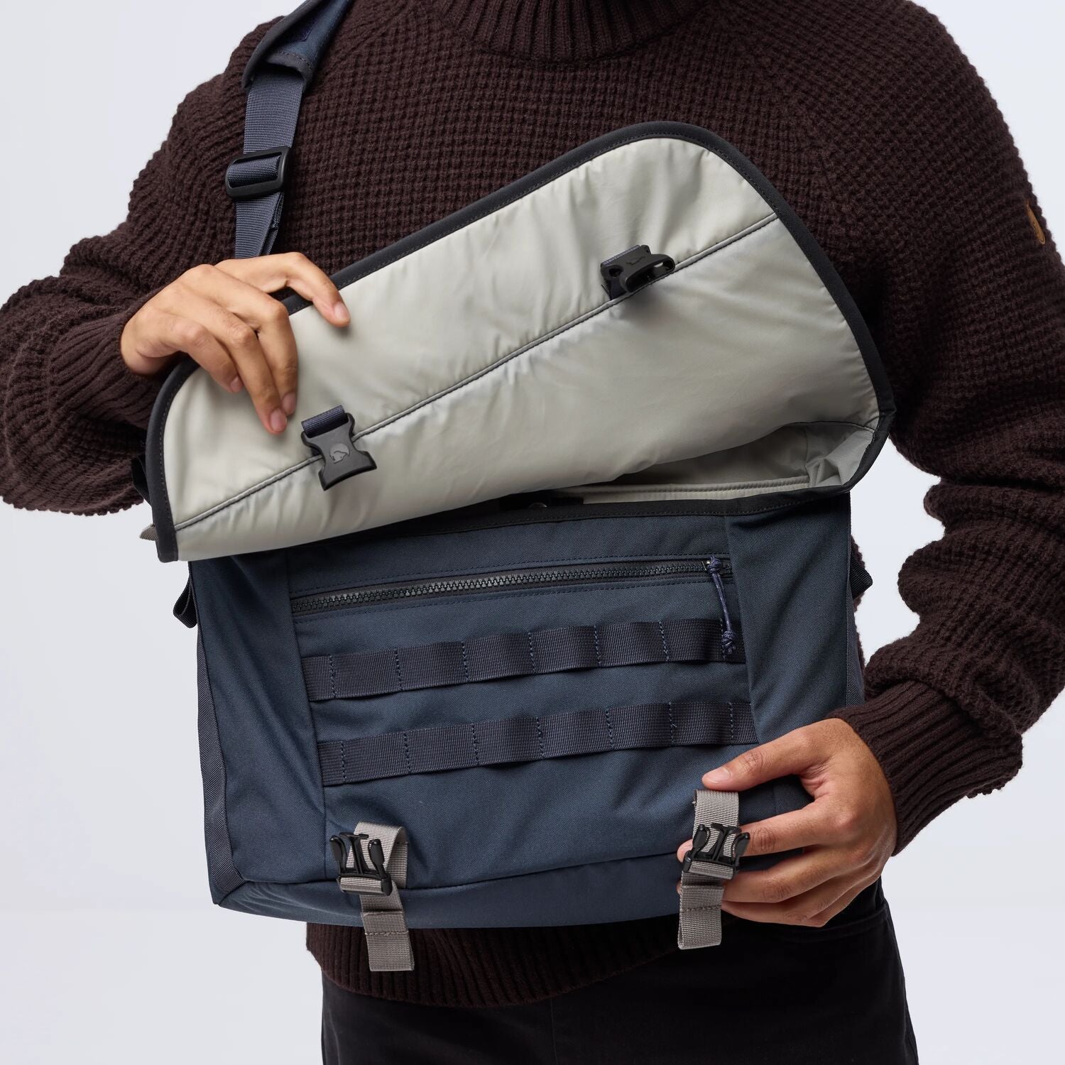 Vardag Shoulder Bag 12