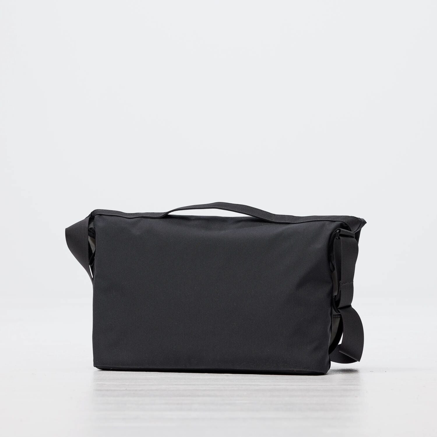 Vardag Shoulder Bag 12
